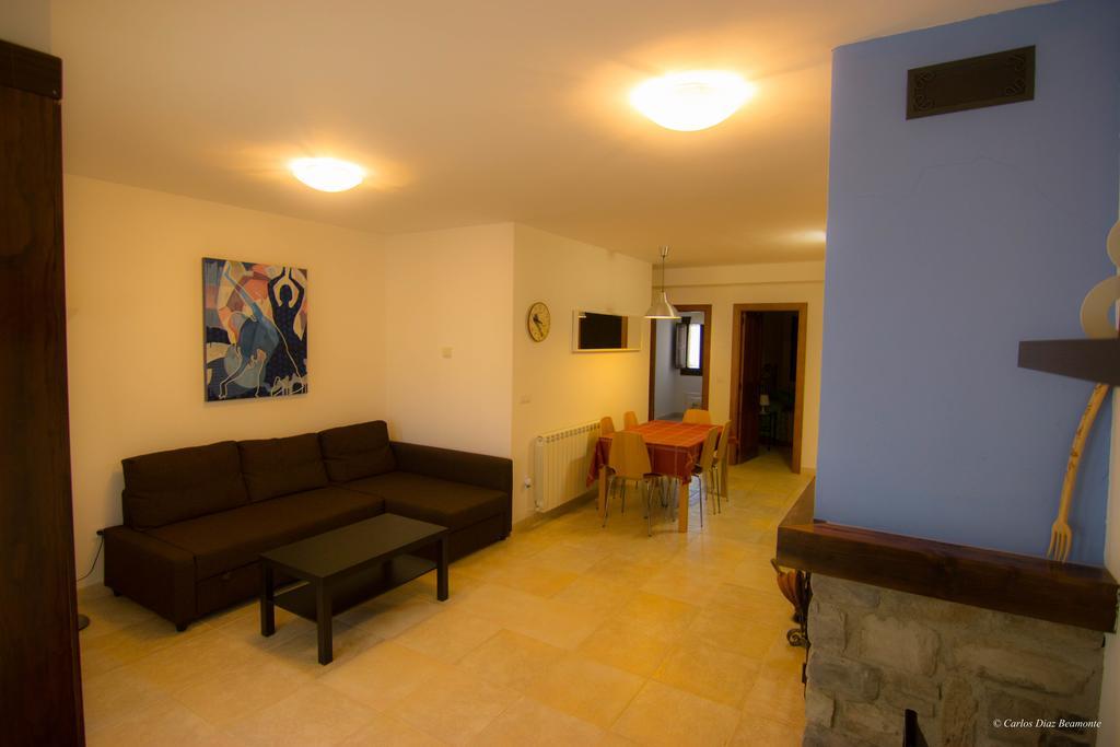 Apartamentos Turisticos Rio Gallego Fontellas  Buitenkant foto