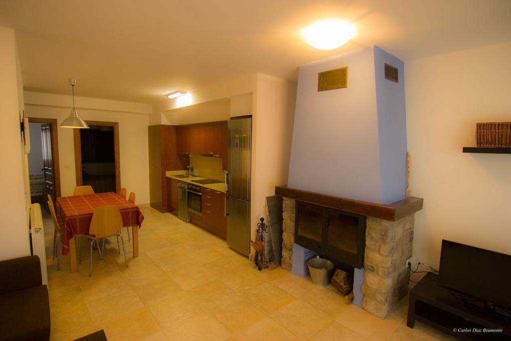 Apartamentos Turisticos Rio Gallego Fontellas  Buitenkant foto